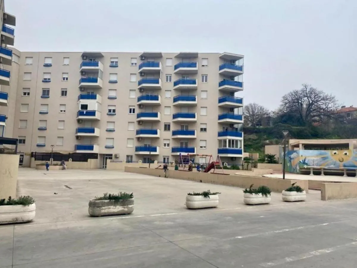 Apartment Verdi Split With Free Private Parking Space