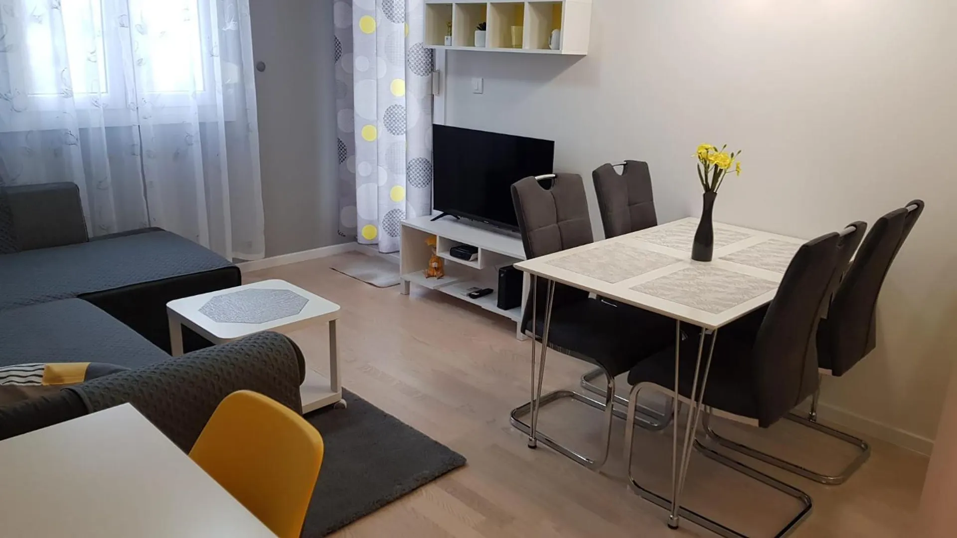 Apartment Verdi Split With Free Private Parking Space