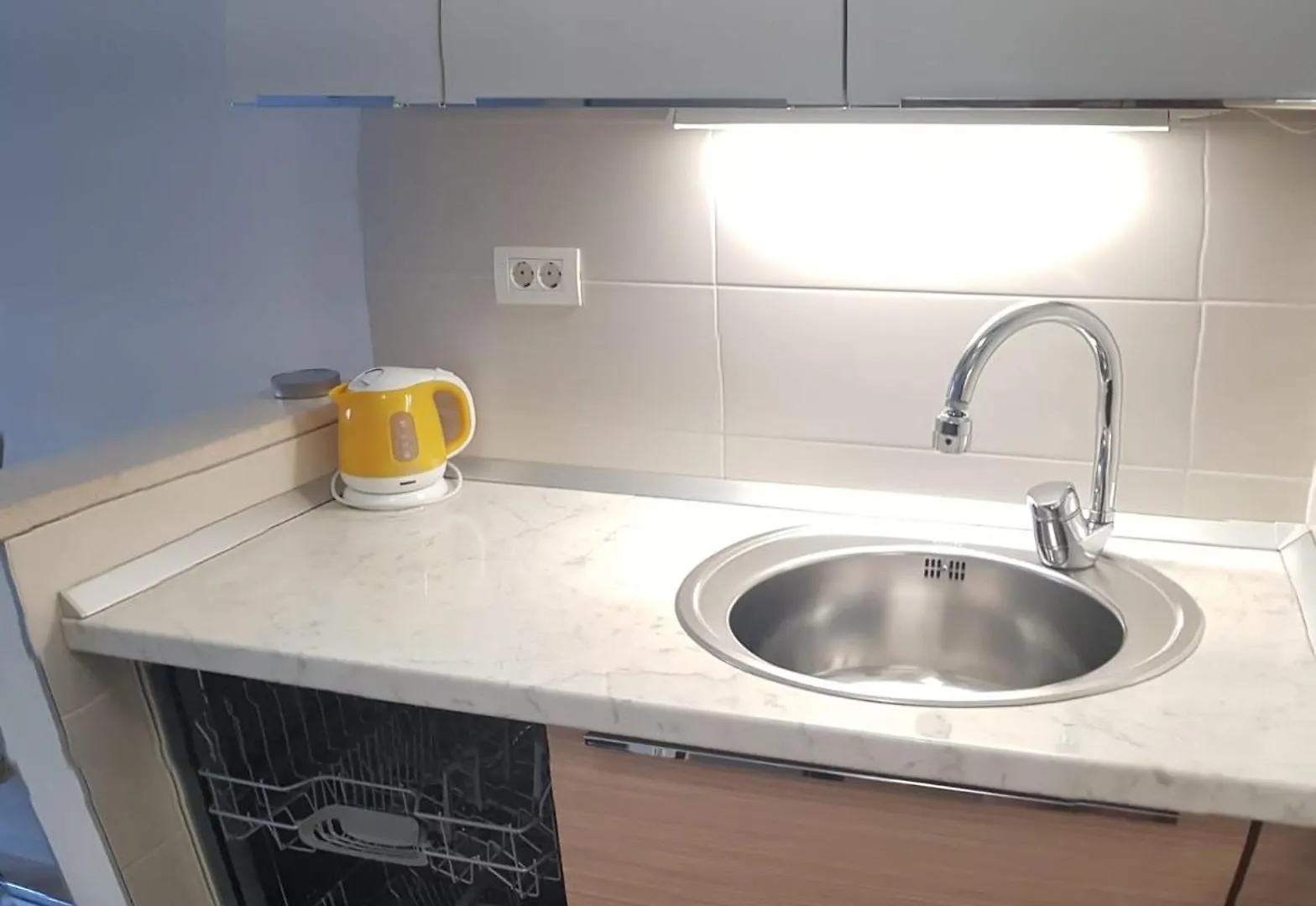 Apartment Verdi Split With Free Private Parking Space